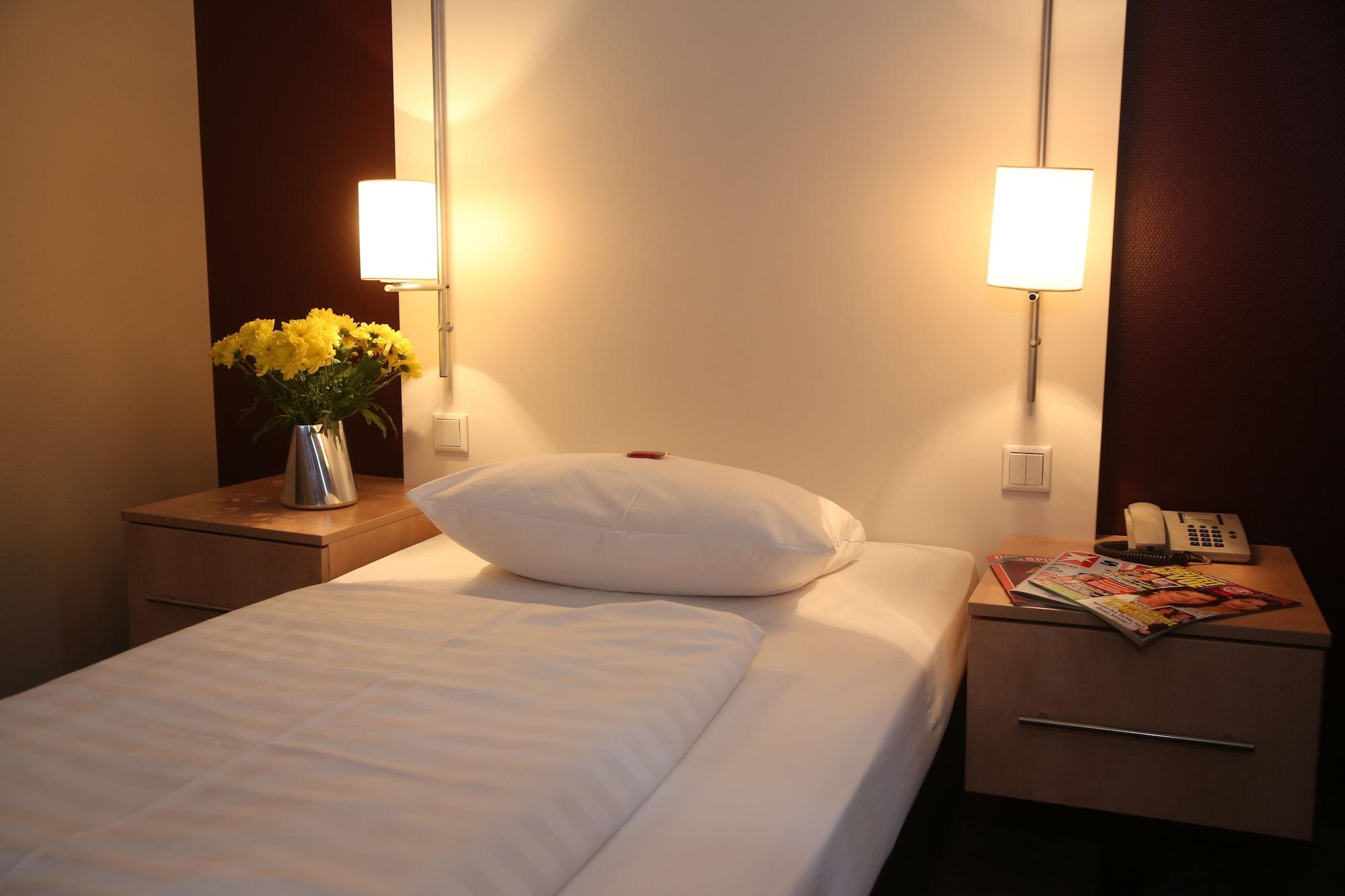 Hotel Columbus Francoforte sul Meno Esterno foto