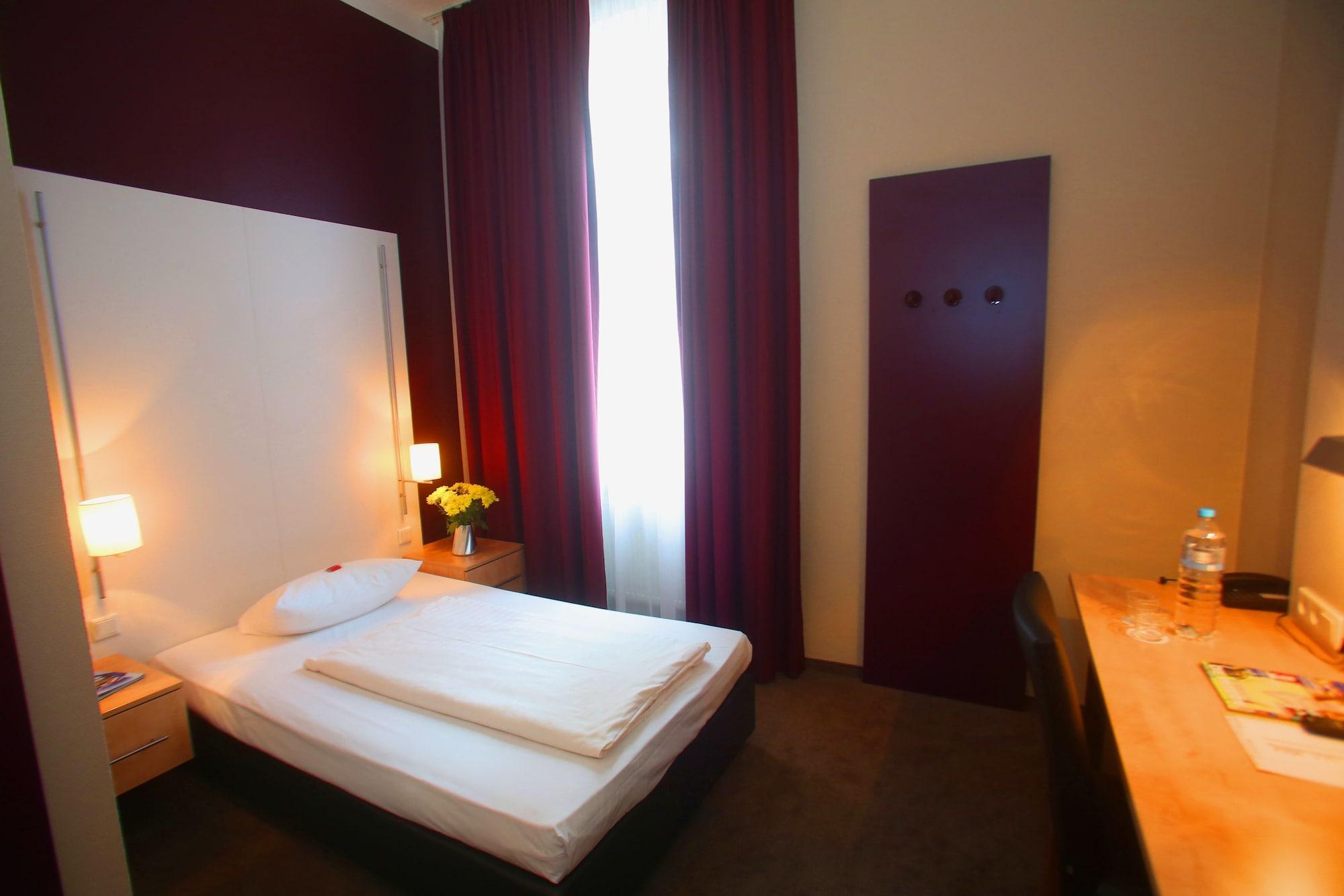Hotel Columbus Francoforte sul Meno Esterno foto