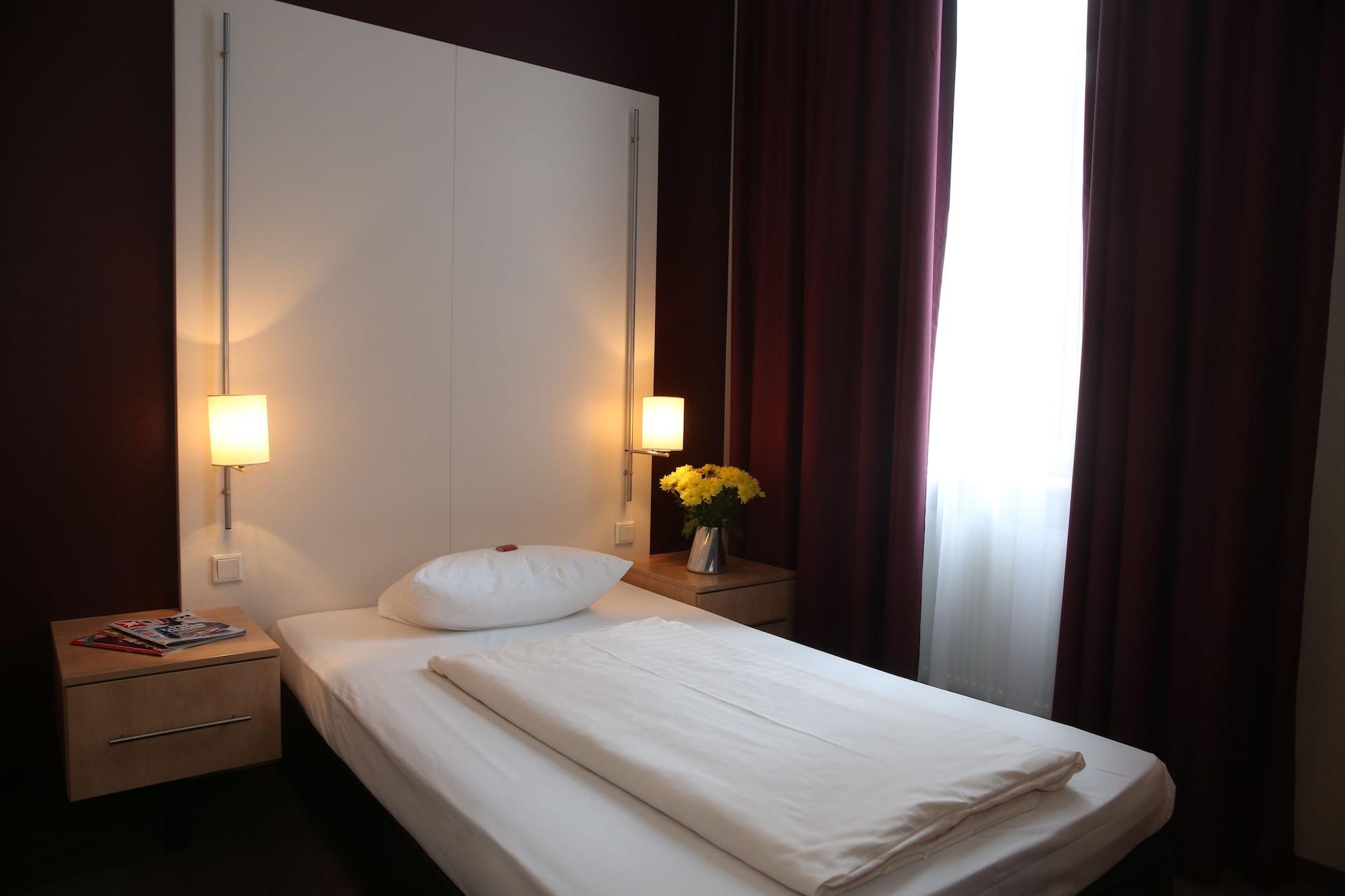 Hotel Columbus Francoforte sul Meno Esterno foto