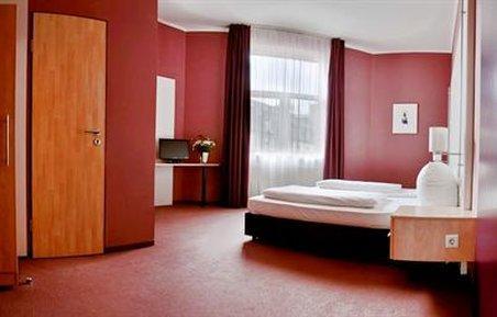Hotel Columbus Francoforte sul Meno Esterno foto